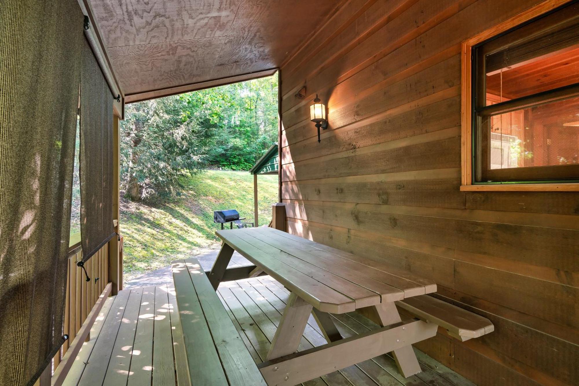 Peaceful Family Cabin With Hot Tub, Game Room, & More! Сев'єрвілл Екстер'єр фото